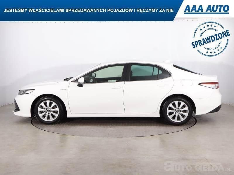 Używany Toyota Camry 2019 Biały Sedan/Limuzyna