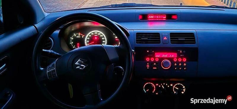 Używany Suzuki Swift 2007 Czarny Hatchback