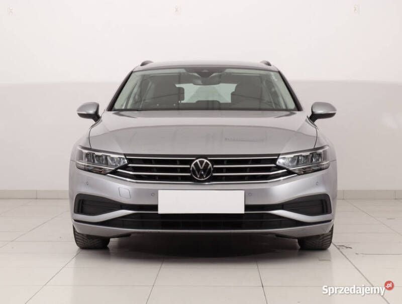 Srebrny Używany 2021 VW Passat Kombi | 68 499 zł (Dobra cena) - Obraz 1/4