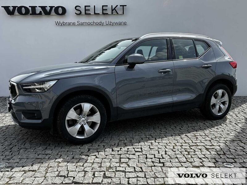 Szary Używany 2022 Volvo XC40 SUV | 149 900 zł (Uczciwa cena) - Obraz 1/3