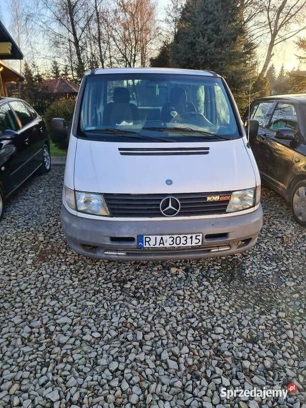 Używany 2003 Mercedes Vito Minivan | 10 999 zł - Obraz 1/4