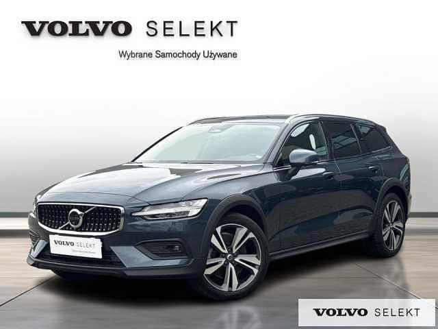 Niebieski Używany 2024 Volvo V60 CC Kombi | 204 000 zł - Obraz 1/3