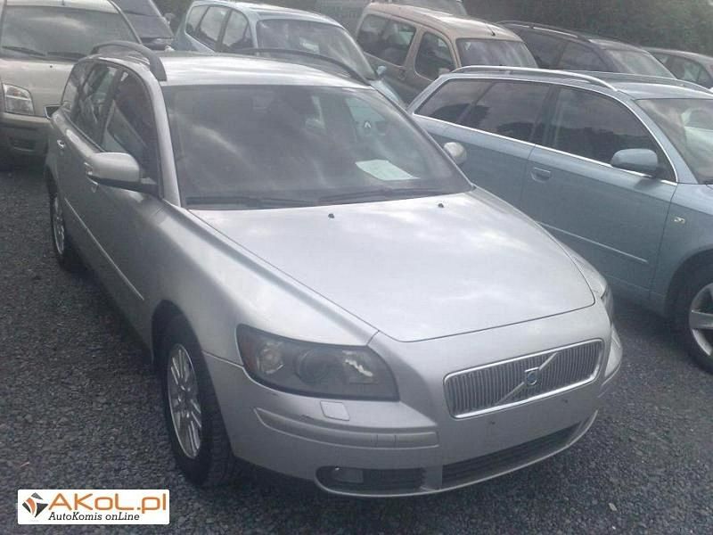 Srebrny (metalik) Używany 2007 Volvo V50 Kombi | 41 848 zł - Obraz 1/1