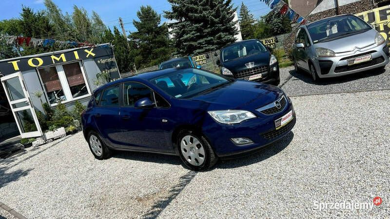 Niebieski Używany 2010 Opel Astra Hatchback | 19 900 zł (Dość drogi) - Obraz 1/2