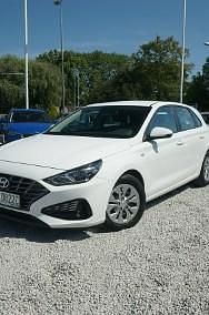 Używany Hyundai i30 120 KM (88 kW) 2022 Biały Hatchback