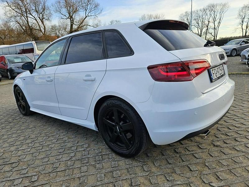 Używany Audi A3 Sportback 110 KM (80 kW) 2013 Biały Hatchback