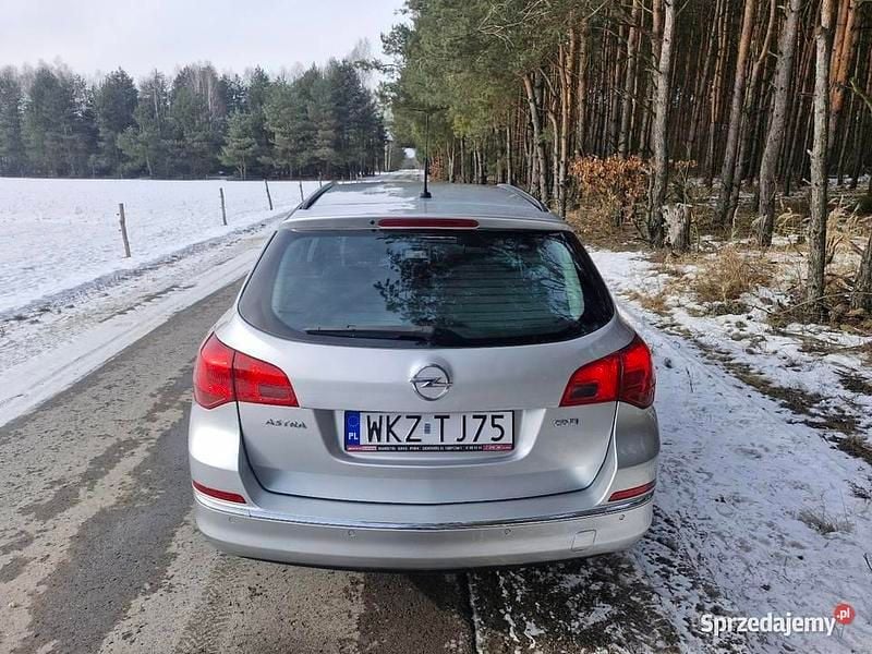 Używany Opel Astra 2014 Srebrny Kombi