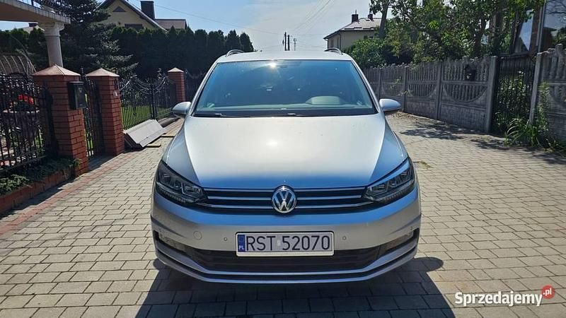 Srebrny Używany 2019 VW Touran Business Minivan | 78 000 zł (Uczciwa cena) - Obraz 1/4