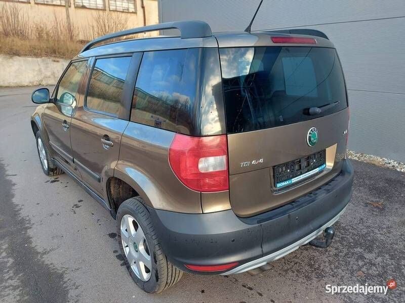 Brązowy Używany 2013 Skoda Yeti SUV | 30 800 zł (Dobra cena) - Obraz 1/4