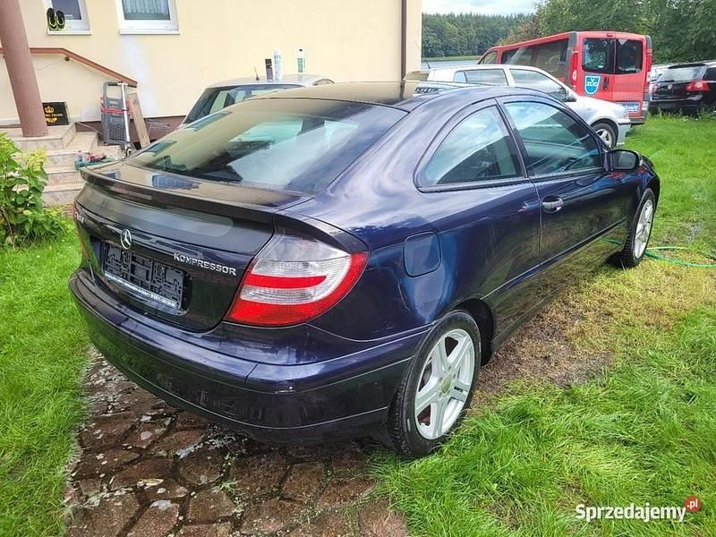 Używany Mercedes C180 2004 Granatowy Coupe