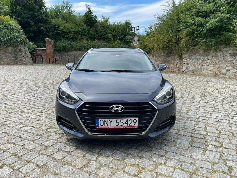 Używany Hyundai i40 141 KM (103 kW) 2016 Inny (metalik) Sedan/Limuzyna