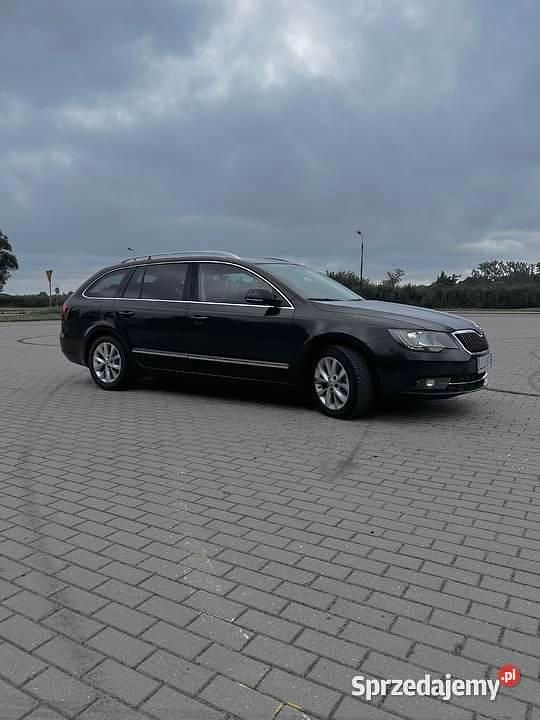 Brązowy Używany 2015 Skoda Superb Kombi | 28 900 zł (Dobra cena) - Obraz 1/4