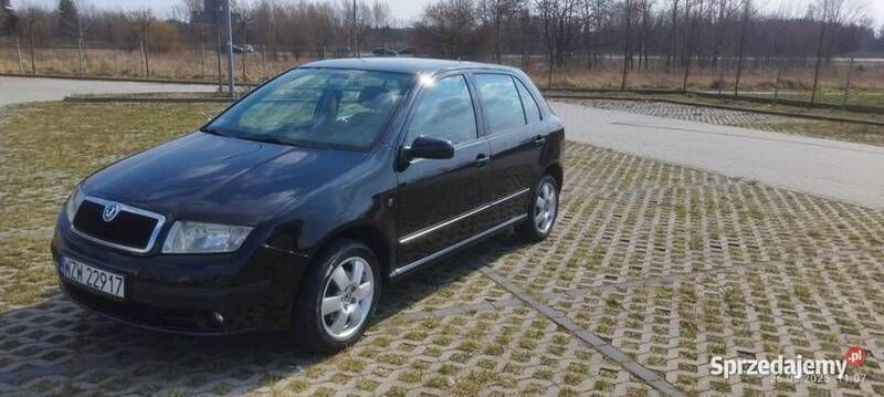Czarny Używany 2004 Skoda Fabia Sedan/Limuzyna | 7990 zł (Dość drogi) - Obraz 1/4