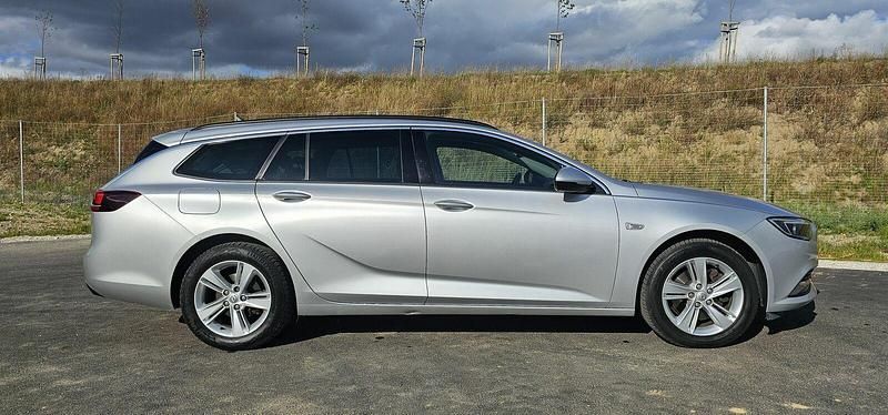 Używany Opel Insignia 2018 Srebrny Kombi