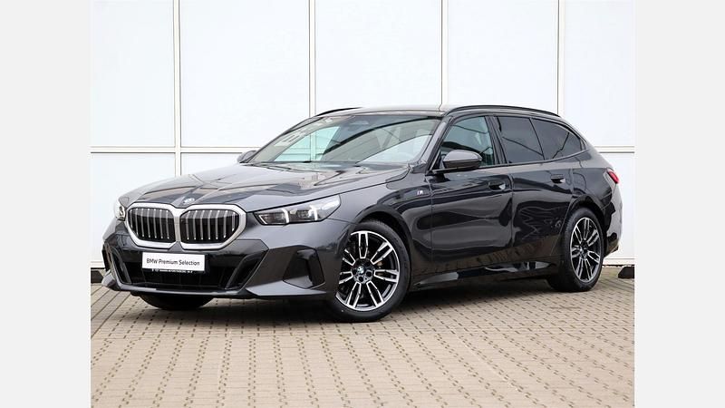 Używany BMW 520 Comfort Edition 197 KM (144 kW) 2024 Szary sophisto z brylantowym połyskiem metalizowany Kombi