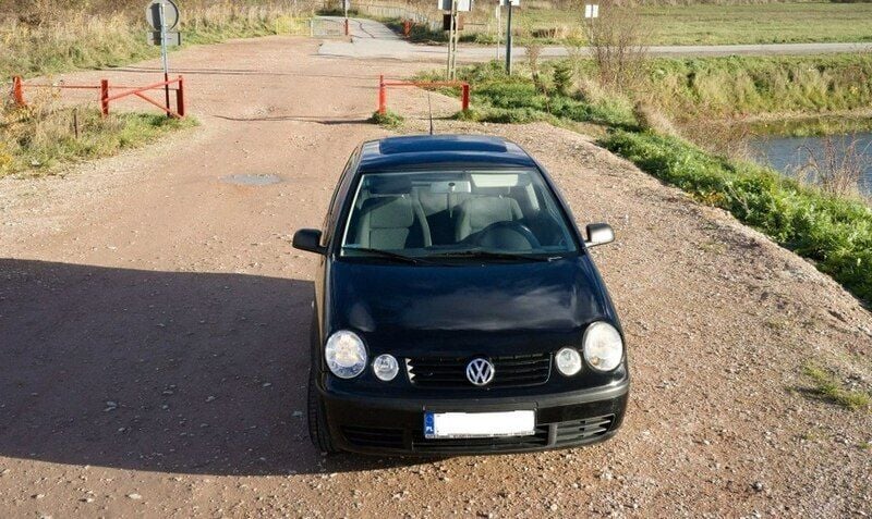 Czarny Używany 2004 VW Polo Hatchback | 5900 zł (Uczciwa cena) - Obraz 1/4