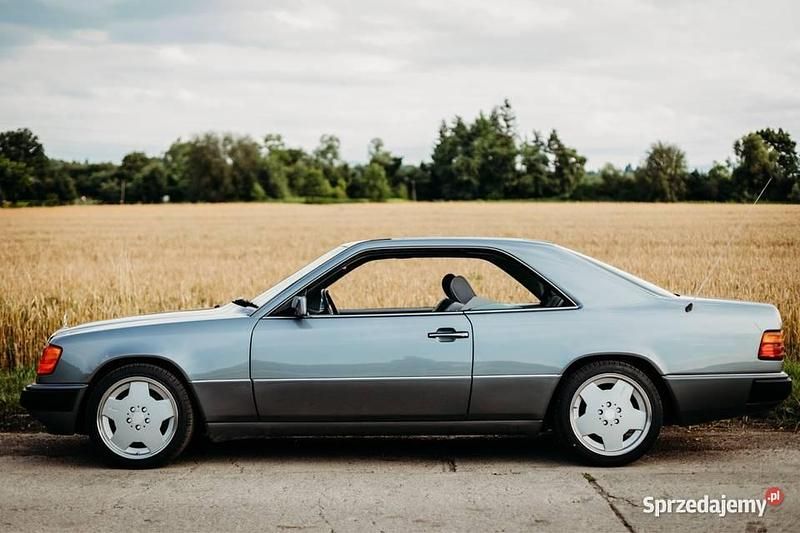 Szary Używany 1992 Mercedes E320 Coupe | 60 000 zł - Obraz 1/4