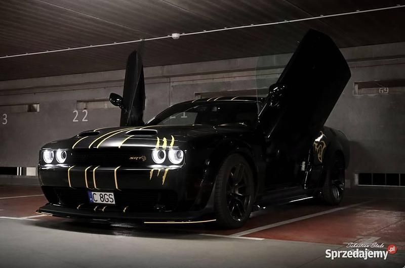 Używany 2018 Dodge Challenger Coupe | 180 000 zł - Obraz 1/4