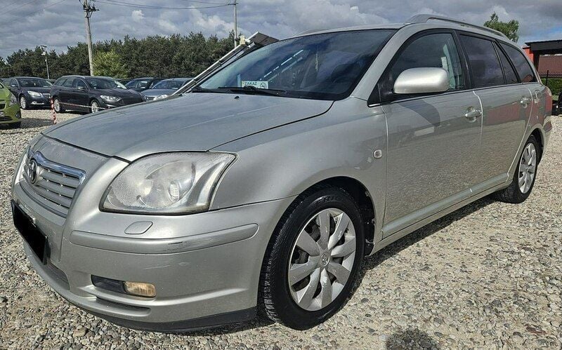 Szary (metalik) Używany 2004 Toyota Avensis Kombi | 6900 zł (Uczciwa cena) - Obraz 1/4