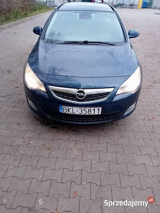 Niebieski Używany 2011 Opel Astra Kombi | 10 000 zł (Dobra cena) - Obraz 1/4