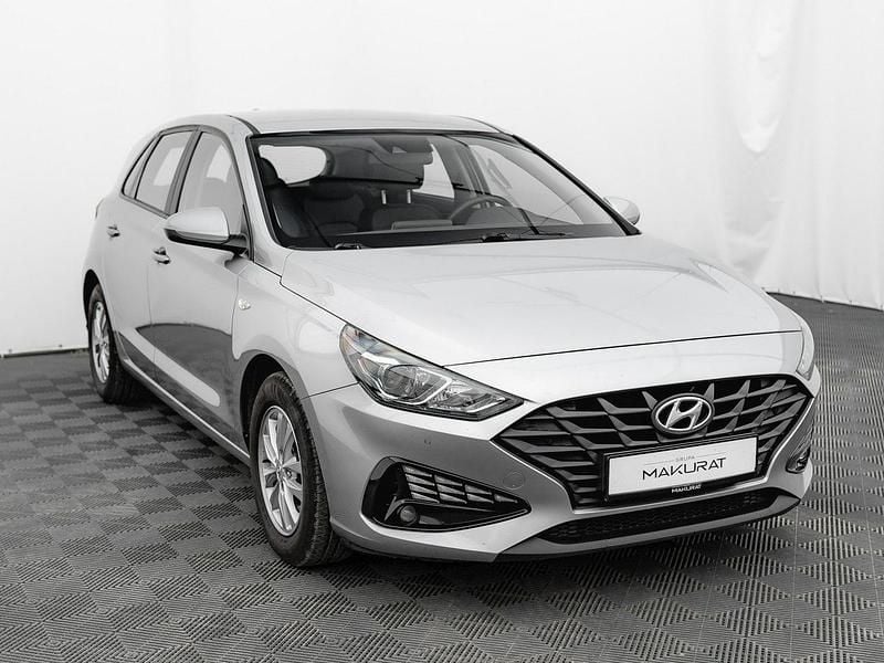 Używany Hyundai i30 Classic 110 KM (80 kW) 2022 Srebrny Hatchback