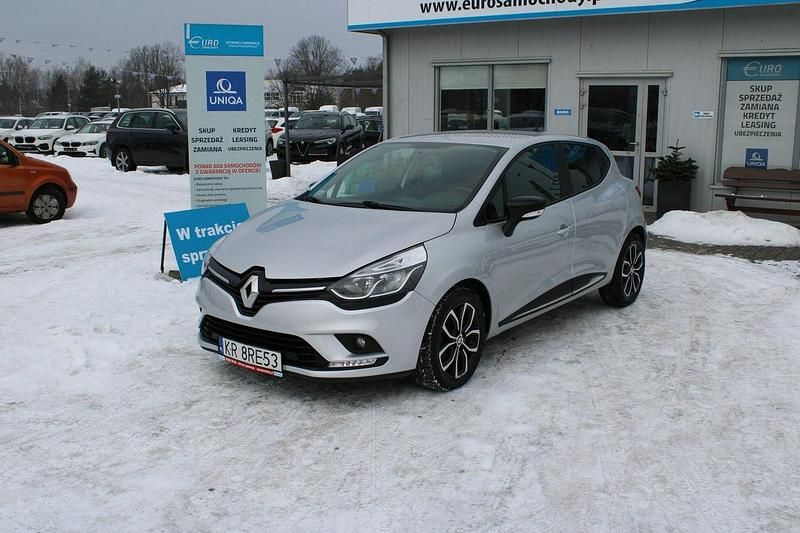 Używany Renault Clio V 90 KM (66 kW) 2020 Srebrny (metalik) Hatchback