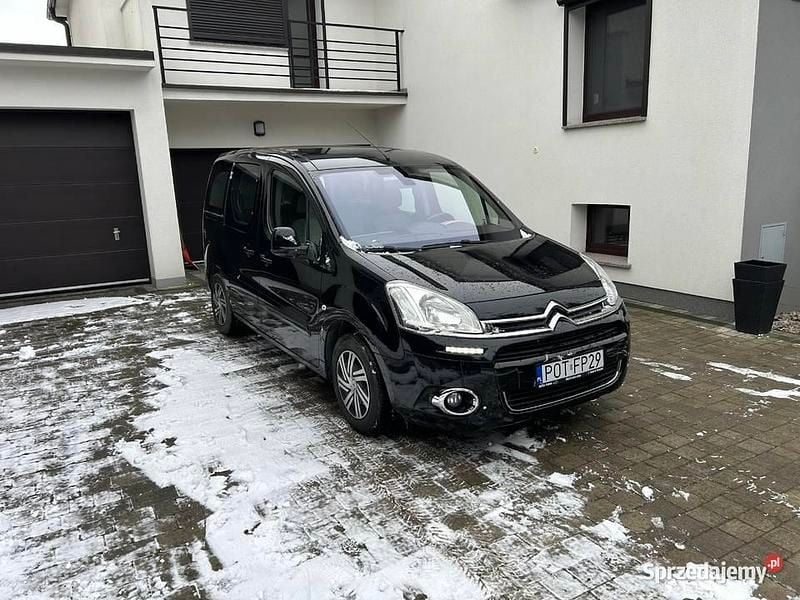 Czarny Używany 2013 Citroën Berlingo Minivan | 26 800 zł (Uczciwa cena) - Obraz 1/4