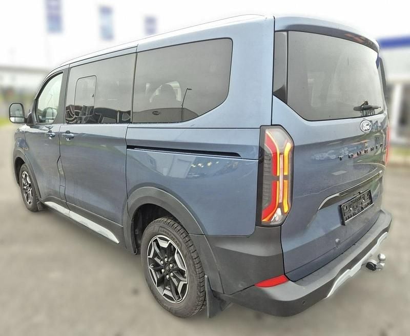 Używany Ford Tourneo Active 170 KM (125 kW) 2025 Niebieski Minivan
