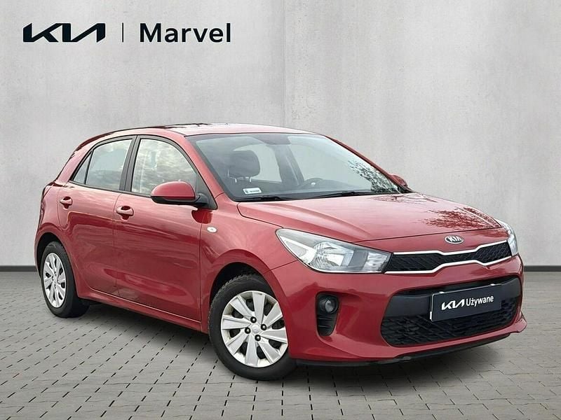 Używany Kia Rio 2018 Czerwony Hatchback