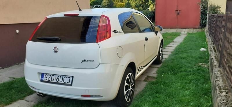 Używany Fiat Grande Punto 2009 Biały Hatchback