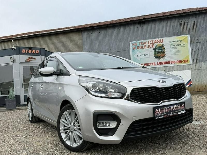 Używany Kia Carens 2018 Srebrny Minivan