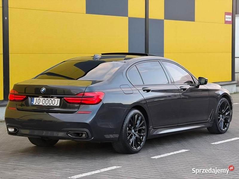 Używany BMW 750L Comfort Edition 2018 Czarny Sedan/Limuzyna