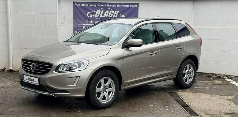 Używany Volvo XC60 180 KM (132 kW) 2015 Złoty SUV
