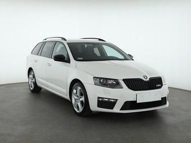 Biały Używany 2016 Skoda Octavia Kombi | 47 499 zł - Obraz 1/4