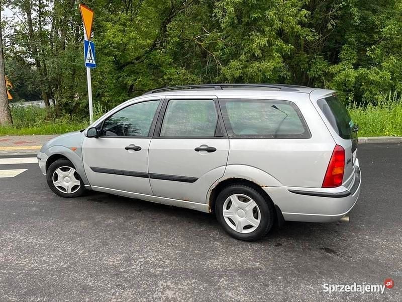 Używany Ford Focus 2004 Szary Kombi