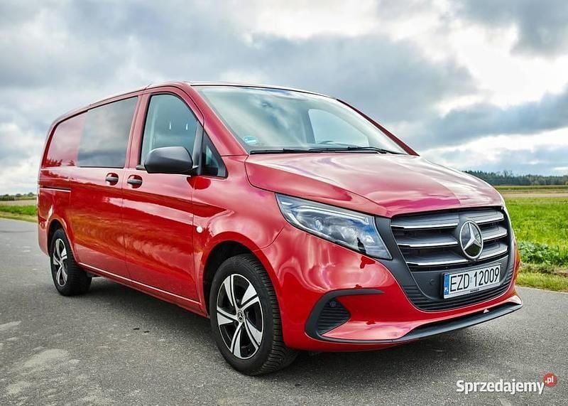 Używany 2024 Mercedes Vito Minivan | 169 000 zł - Obraz 1/4