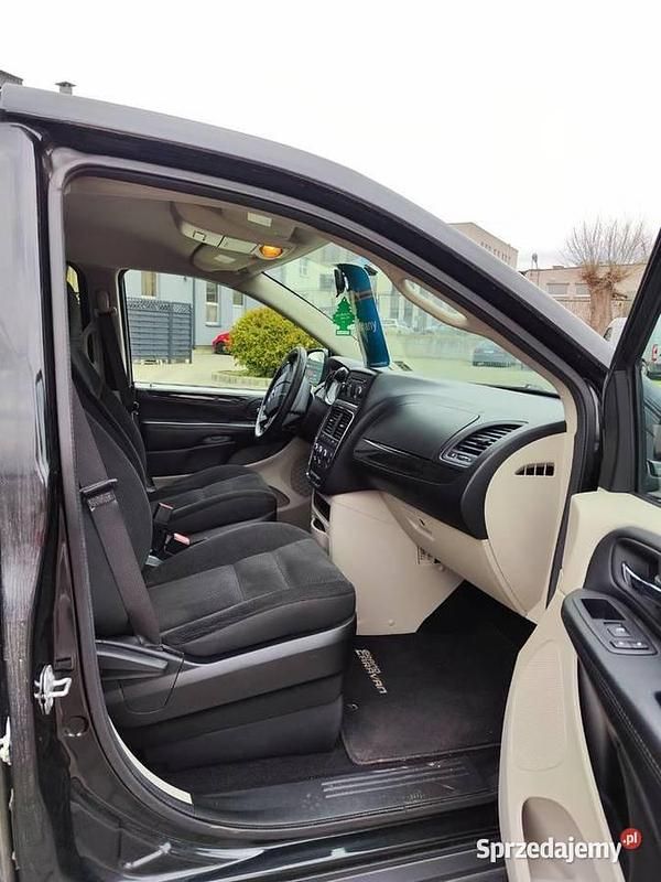 Używany 2017 Dodge Grand Caravan Minivan | 37 000 zł - Obraz 1/4