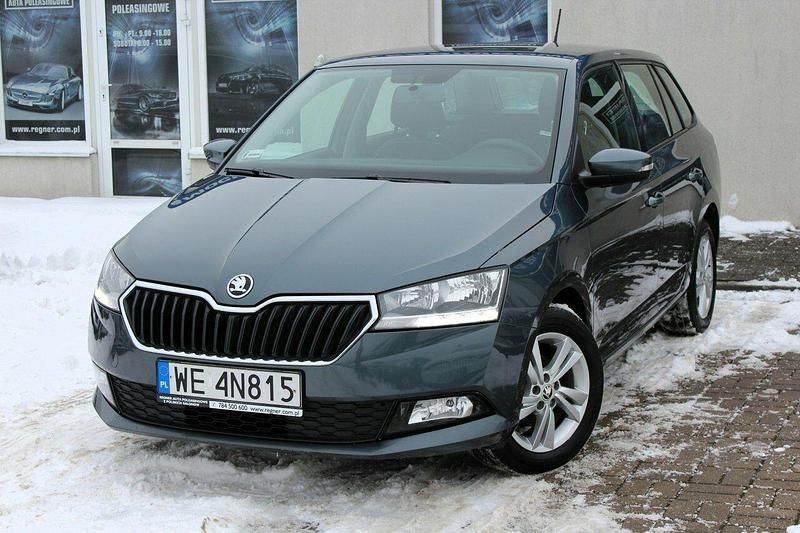 Używany Skoda Fabia Ambition 95 KM (69 kW) 2021 Szary Kombi