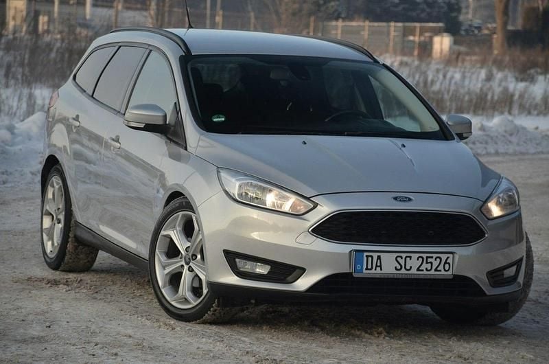Używany Ford Focus 120 KM (88 kW) 2016 Srebrny Kombi