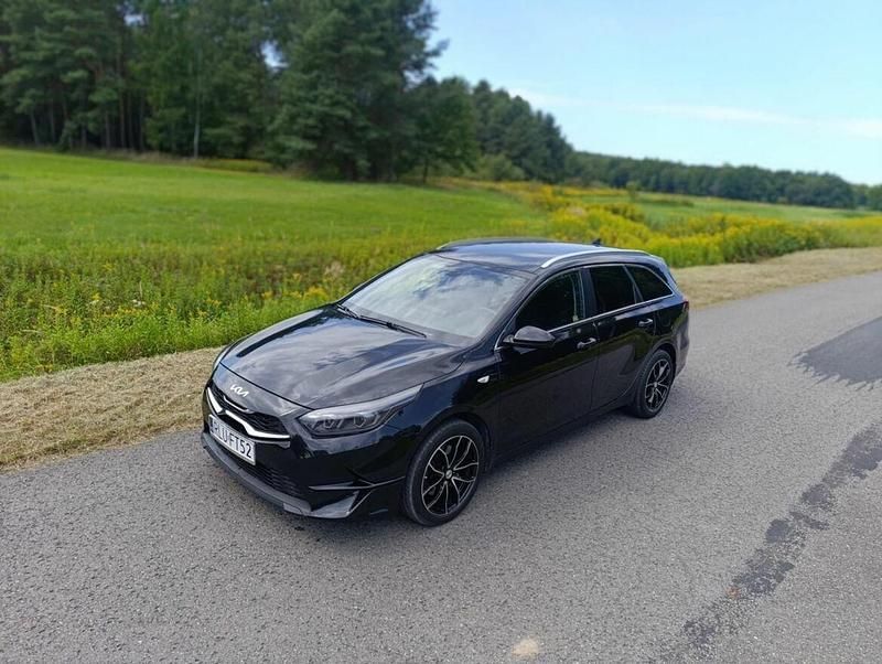 Czarny Używany 2022 Kia Ceed Kombi | 65 500 zł (Dość drogi) - Obraz 1/4