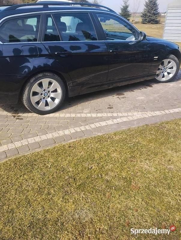 Granatowy Używany 2009 BMW 325 Kombi | 19 000 zł (Super Cena) - Obraz 1/4