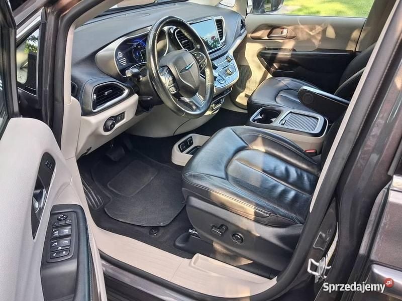 Używany 2021 Chrysler Pacifica Touring Kombi | 94 000 zł (Super Cena) - Obraz 1/4