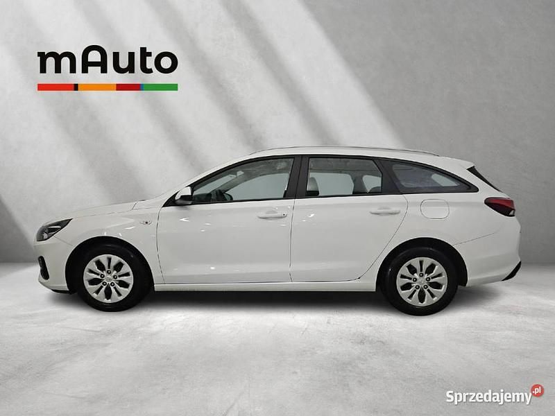 Biały Używany 2022 Hyundai i30 Classic Kombi | 66 900 zł (Dość drogi) - Obraz 1/4