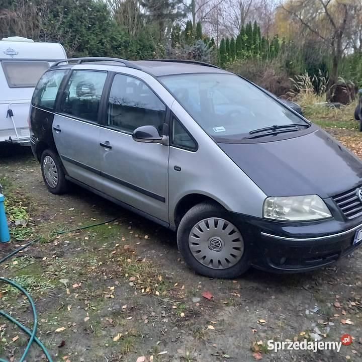 Czarny Używany 2005 VW Sharan Minivan | 9900 zł (Uczciwa cena) - Obraz 1/4