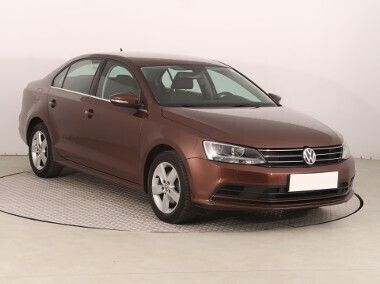 Brązowy Używany 2016 VW Jetta Sedan/Limuzyna | 39 999 zł (Uczciwa cena) - Obraz 1/4
