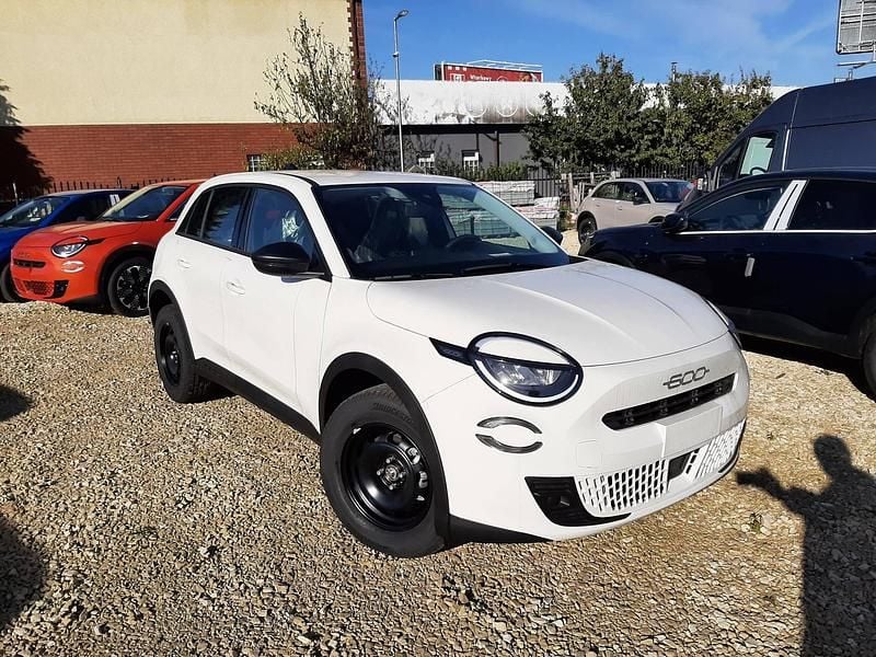 Nowe Fiat 600 Pop 110 KM (80 kW) 2025 Lakier pastelowy biały gelato SUV