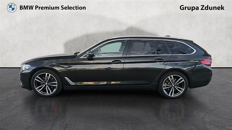 Używany BMW 520 190 KM (139 kW) 2017 Sophisto grey brillant effect Kombi