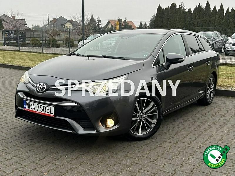 Szary Używany 2017 Toyota Avensis Kombi | 61 900 zł (Dość drogi) - Obraz 1/4