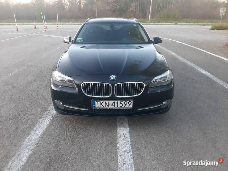 Czarny Używany 2011 BMW 520 Kombi | 43 700 zł (Drogi) - Obraz 1/4
