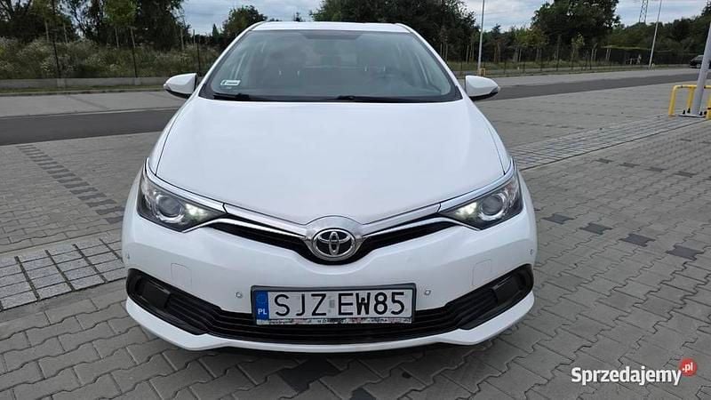 Biały Używany 2017 Toyota Auris Hatchback | 39 900 zł (Uczciwa cena) - Obraz 1/4